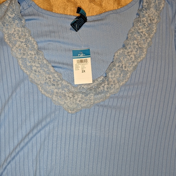 Women's plus size shirt - Picture 1 of 6